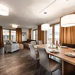 Alpenparks & Areitxpress Apartman Zell am See
